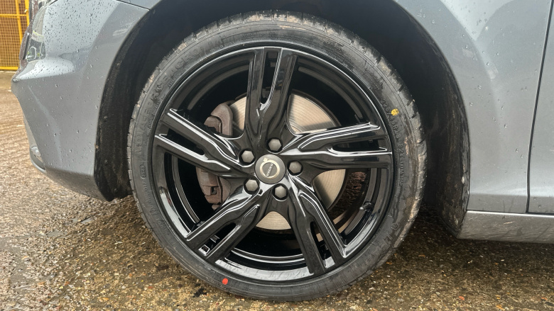 Volvo V40 D3 [4 Cyl 150] R DESIGN Pro 5dr Diesel Hatchback